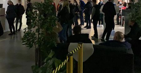 Luzowanie obostrzeń. Nocne oblężenie sklepu IKEA w Jankach