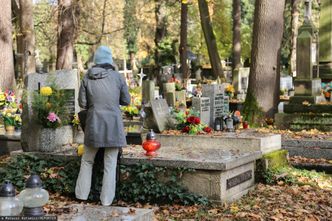 Żądają od rodzin spłaty długów po zmarłym. Urząd reaguje