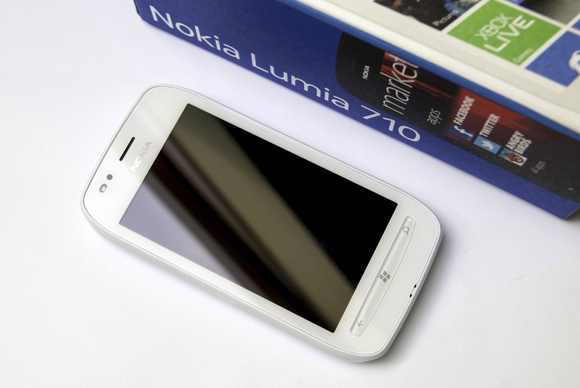 Nokia Lumia 710 - galeria zdjęć 12