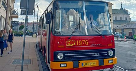 Kultowy Ikarus znowu na ulicach Lublina. Bezpłatne kursy w niedzielę spod Zamku | TRASA