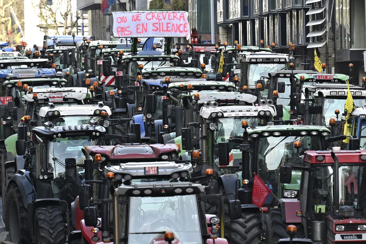 Over a thousand tractors blockade Brussels: Farmers protest EU agricultural policies