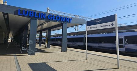 Na stacji Lublin Główny wciąż brak wyświetlaczy na peronach. Wiemy, kiedy w końcu się pojawią