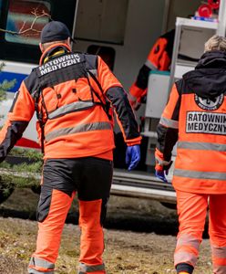 "Polała się krew". Wyszedł oknem i rzucił się na ratownika