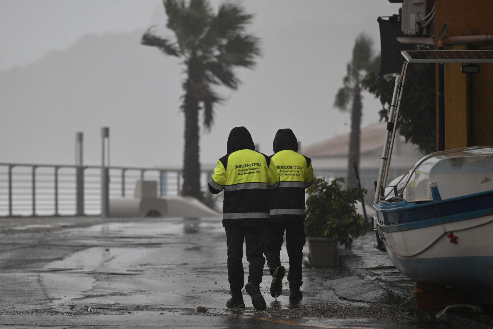 Służby dbają o bezpieczeństwo mieszkańców i turystów 