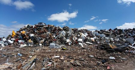 Rosja atakuje Ukrainę śmieciami. Oto plany agresora