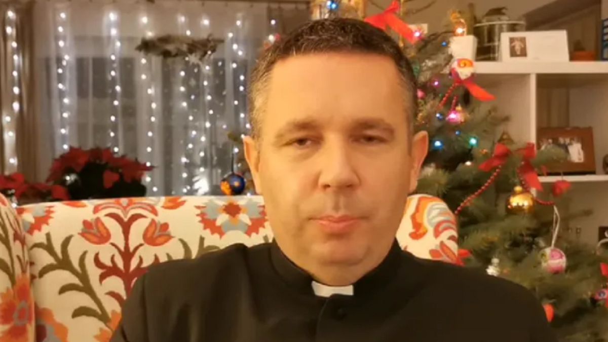 Ksiądz Daniel Wachowiak o laicyzacji. "Wymiata sporą część młodego pokolenia". 