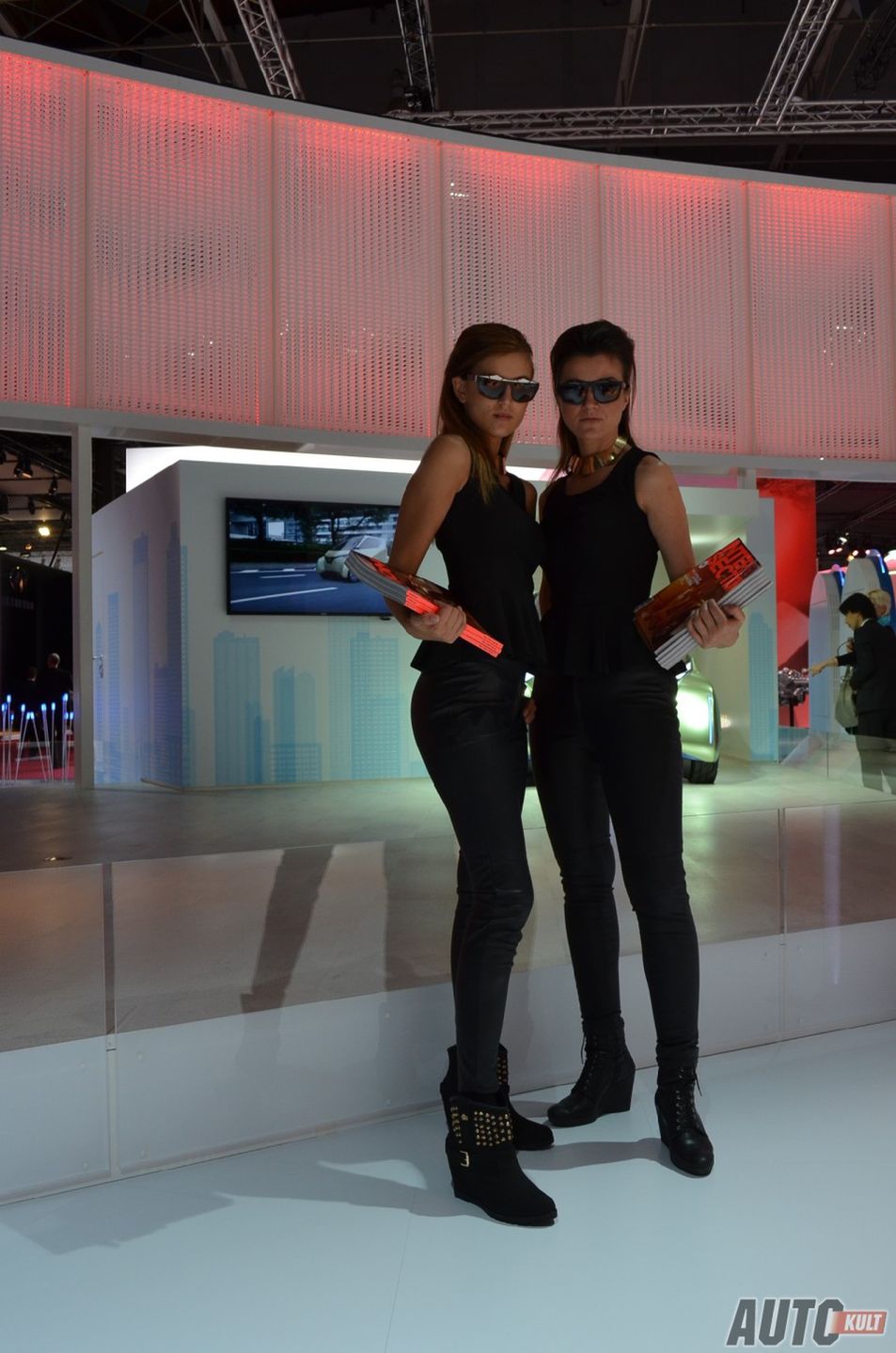 Hostessy z Paris Motor Show 2012 [galeria] 88