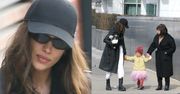 Irina Shayk spaceruje po Nowym Jorku z mamą i starannie wystylizowaną córką (FOTO)