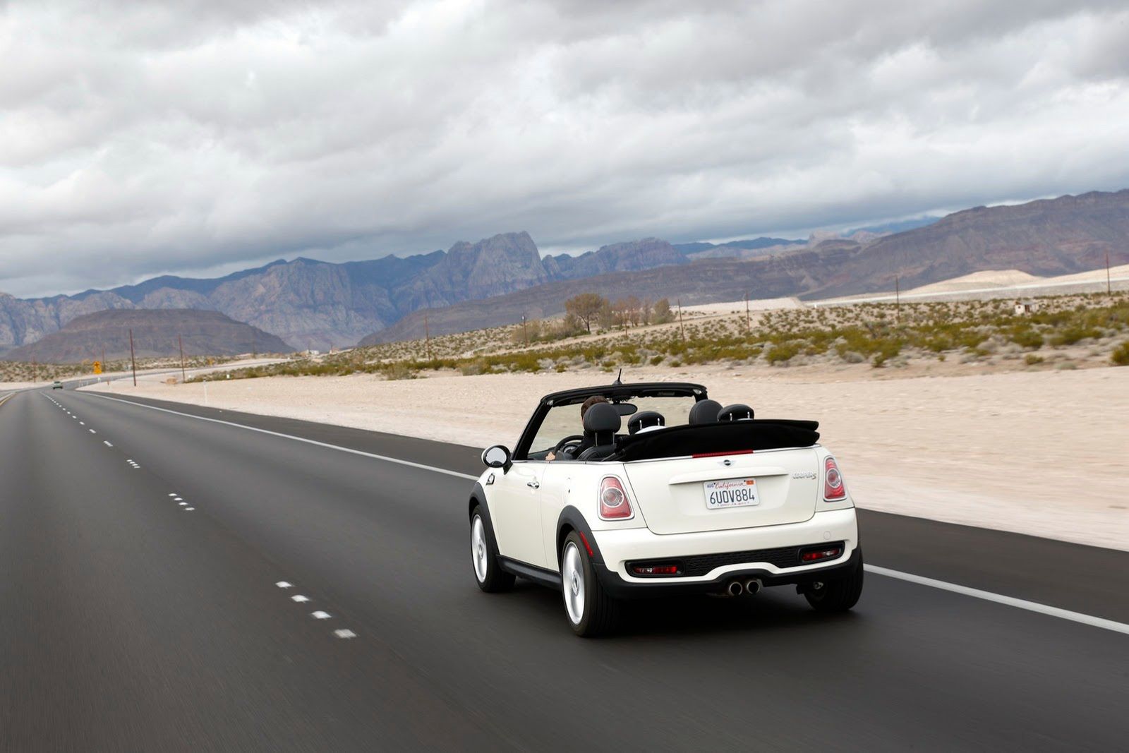 Galeria Mini jako celebracja sprzedaży półmilionowego egzemplarza w USA 243