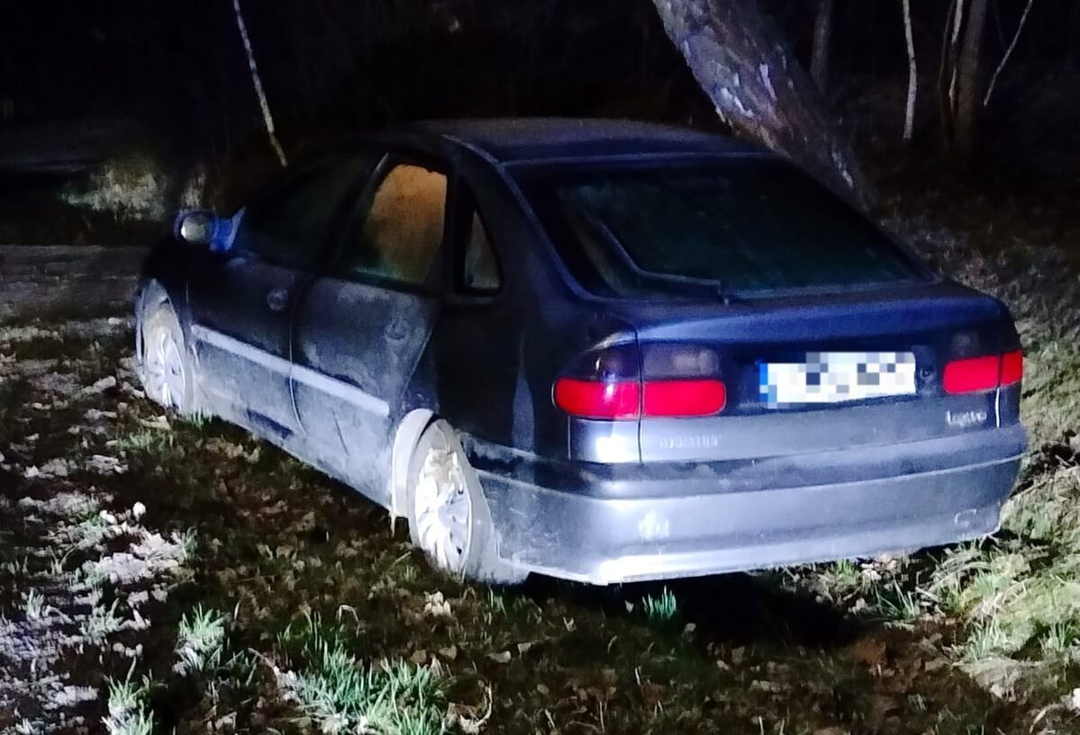 Porzucił auto i uciekł do domu