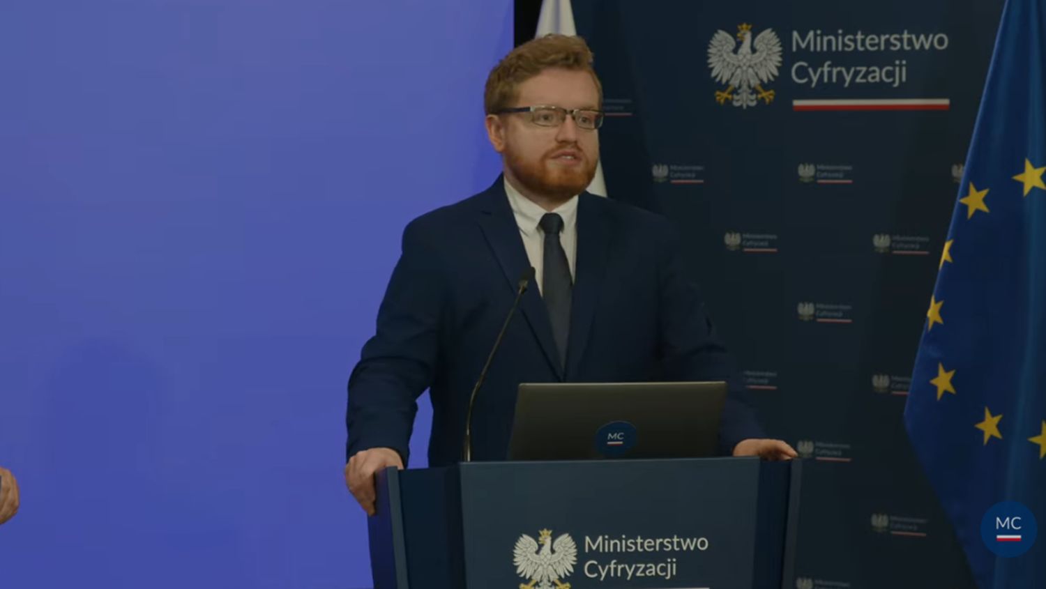 Na rynek trafiło 11 nowych modeli PLLuM - polskiego AI
