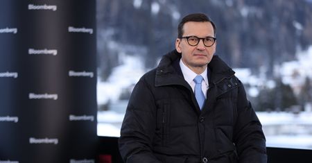 "Wydatkowy raj premiera". Rozdysponował poza budżetem 161 mld zł