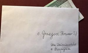 Ksiądz mówi, co robi pewne małżeństwo na mszy. "Za każdym razem się wzruszam"