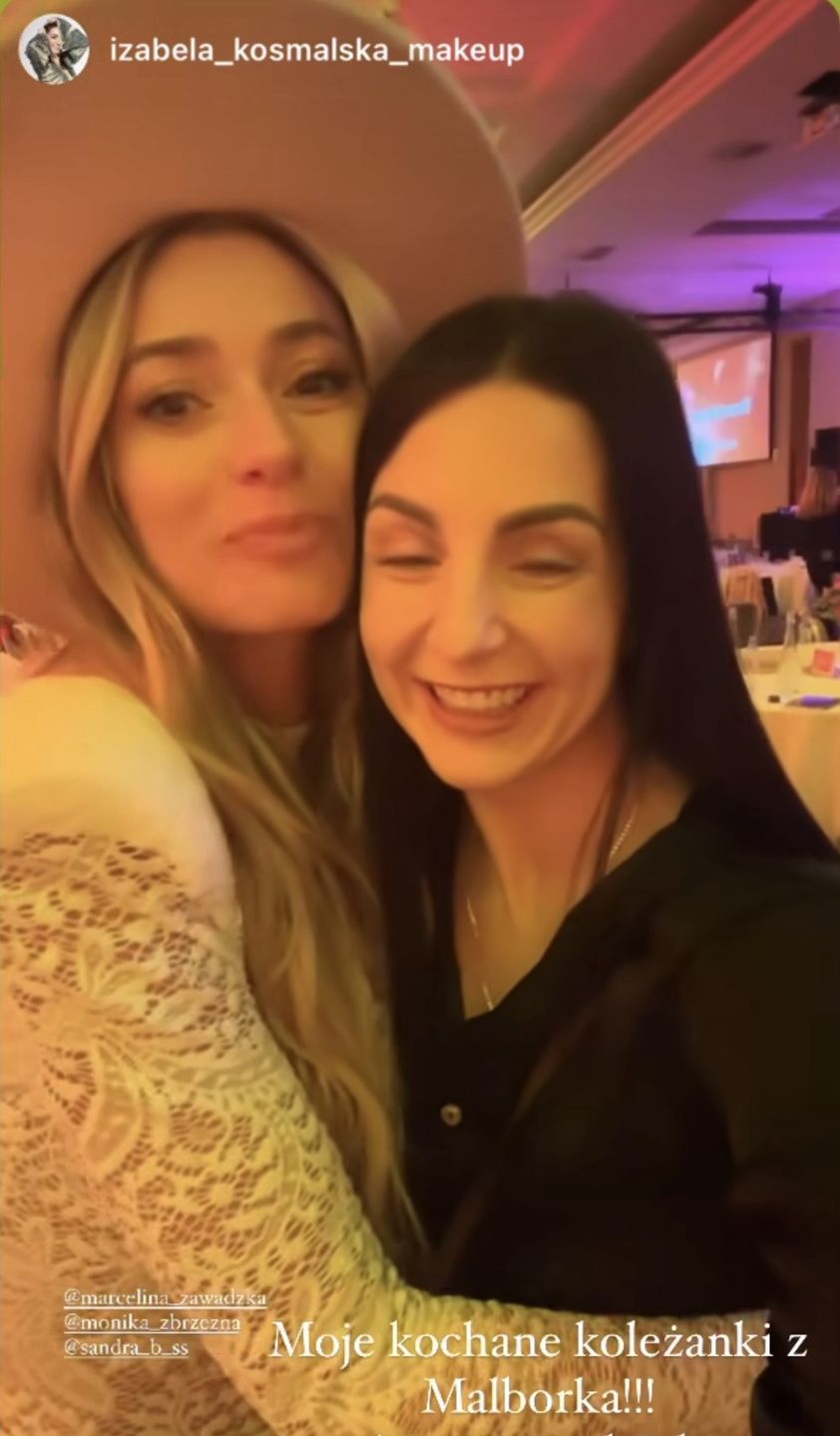 Marcelina Zawadzka w eklektycznej stylizacji na konferencji kobiet