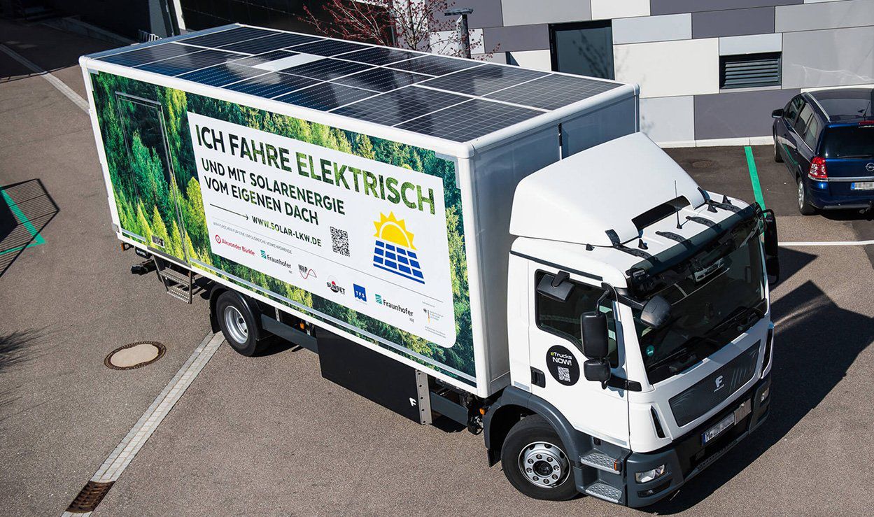 Solarne ciężarówki? Jedna już jeździ po niemieckich drogach - Niemiecka ciężarówka wyprodukowana w ramach projektu Charging PV.