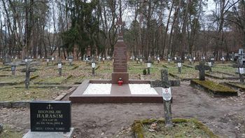 Białystok: Nagrobek zamordowanych włókniarzy odnowiony