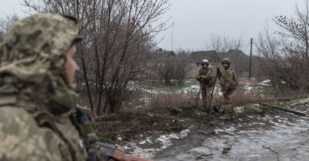 Rosjanie przejmują kontrolę nad strategicznym miastem. "Sytuacja jest poważna"