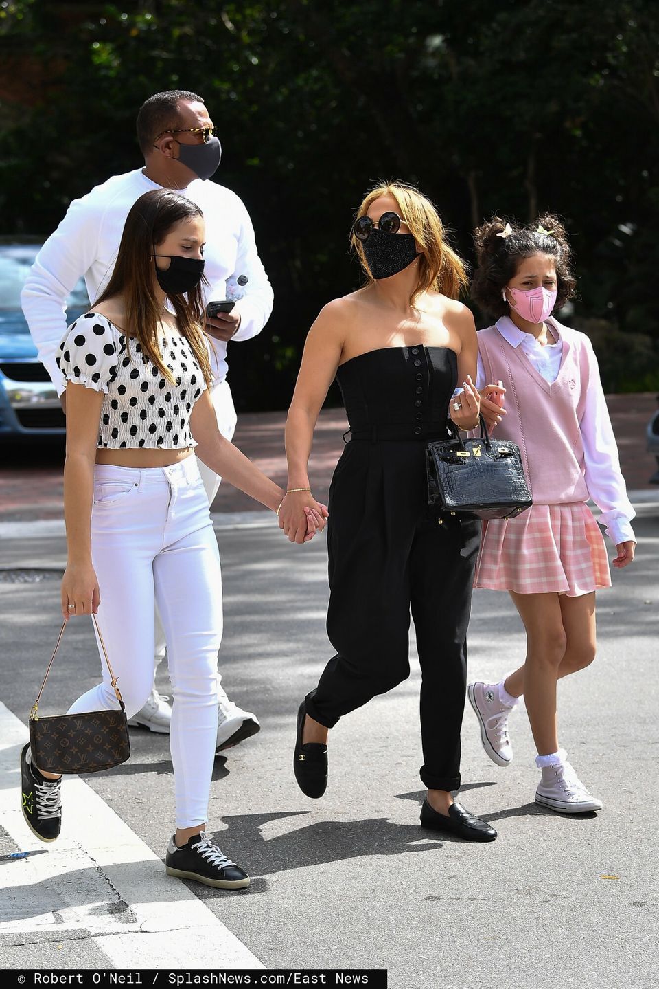 Jennifer Lopez z córką i pasierbicą idą na lunch