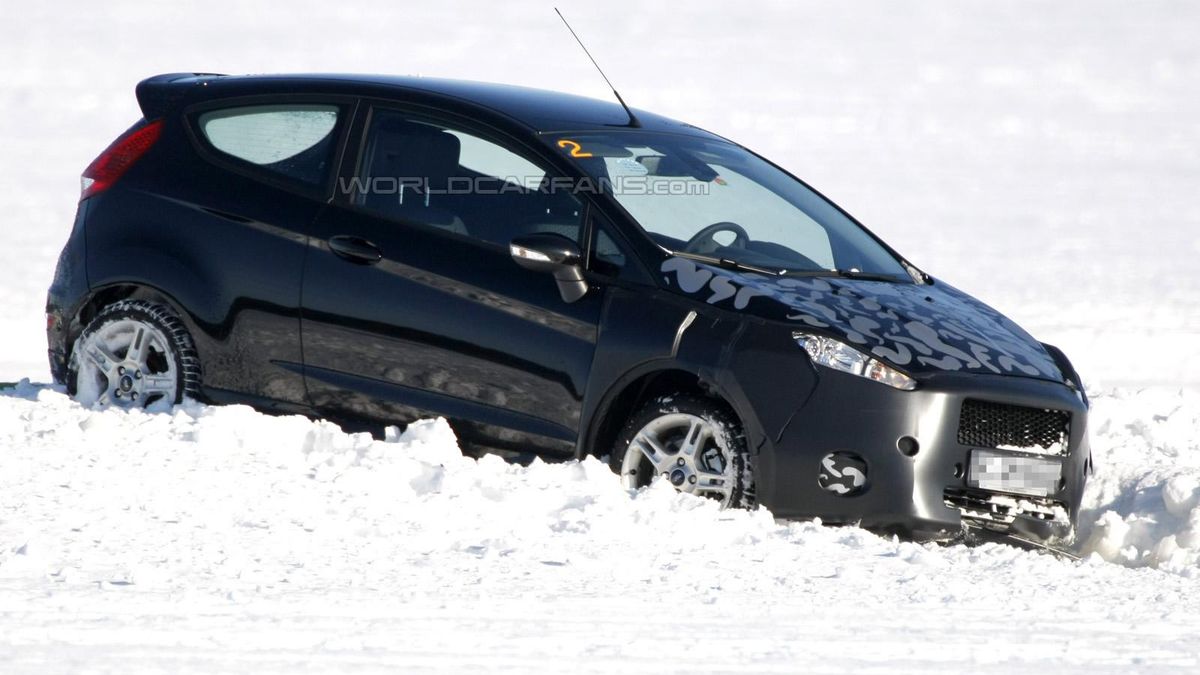 Ford Fiesta (facelifting, zdjęcia szpiegowskie)