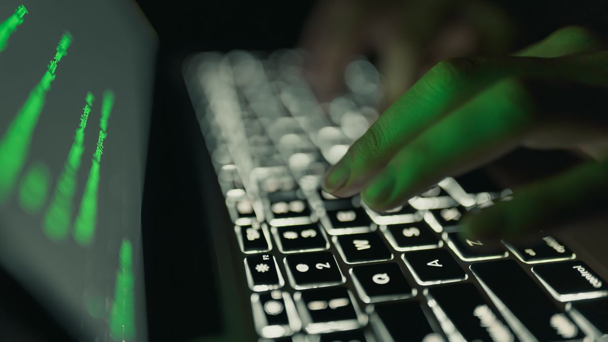Ataki przeciwko Polsce. Wojna toczy się w cyberprzestrzeni.