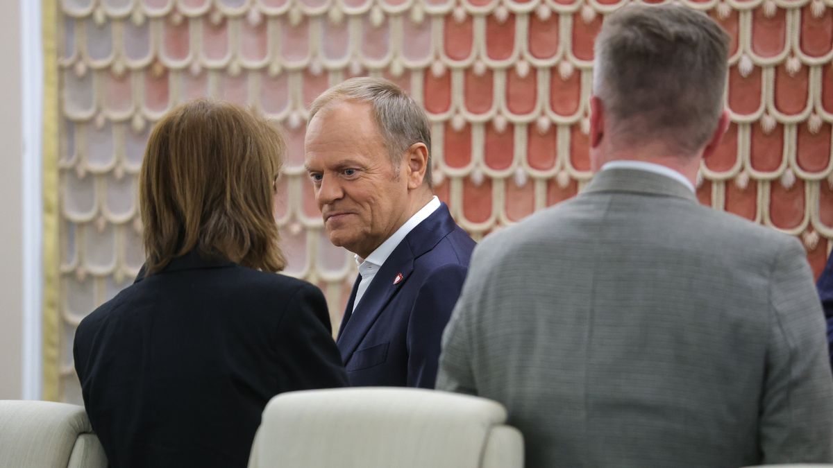 Donald Tusk
Warszawa, 25.06.2024. Premier Donald Tusk przed posiedzeniem rz�du w KPRM w Warszawie, 25 bm. Rz�d zajmie si� m.in. projektami uchwa� ws. Krajowej Strategii Edukacji Finansowej oraz dokapitalizowania sp�ek wchodz�cych w sk�ad Konsorcjum PGZ Narew. (mr) PAP/Rafa� Guz
Rafa� Guz
arkadiusza tomiaka, pogrzeb, pogrzebowe