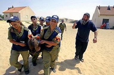 Izraelskie oddziały usuwają ludzi z osiedla Gadid