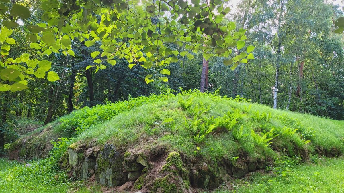 Grobowce megalityczne wyglądają imponująco i tajemniczo