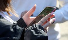 Ekspertka: smartfony uszkadzają oczy