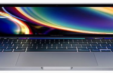 Apple: nowy 13-calowy MacBook Pro z klawiaturą Magic Keyboard i większą pamięcią. W Polsce od 6 499 zł (wideo)