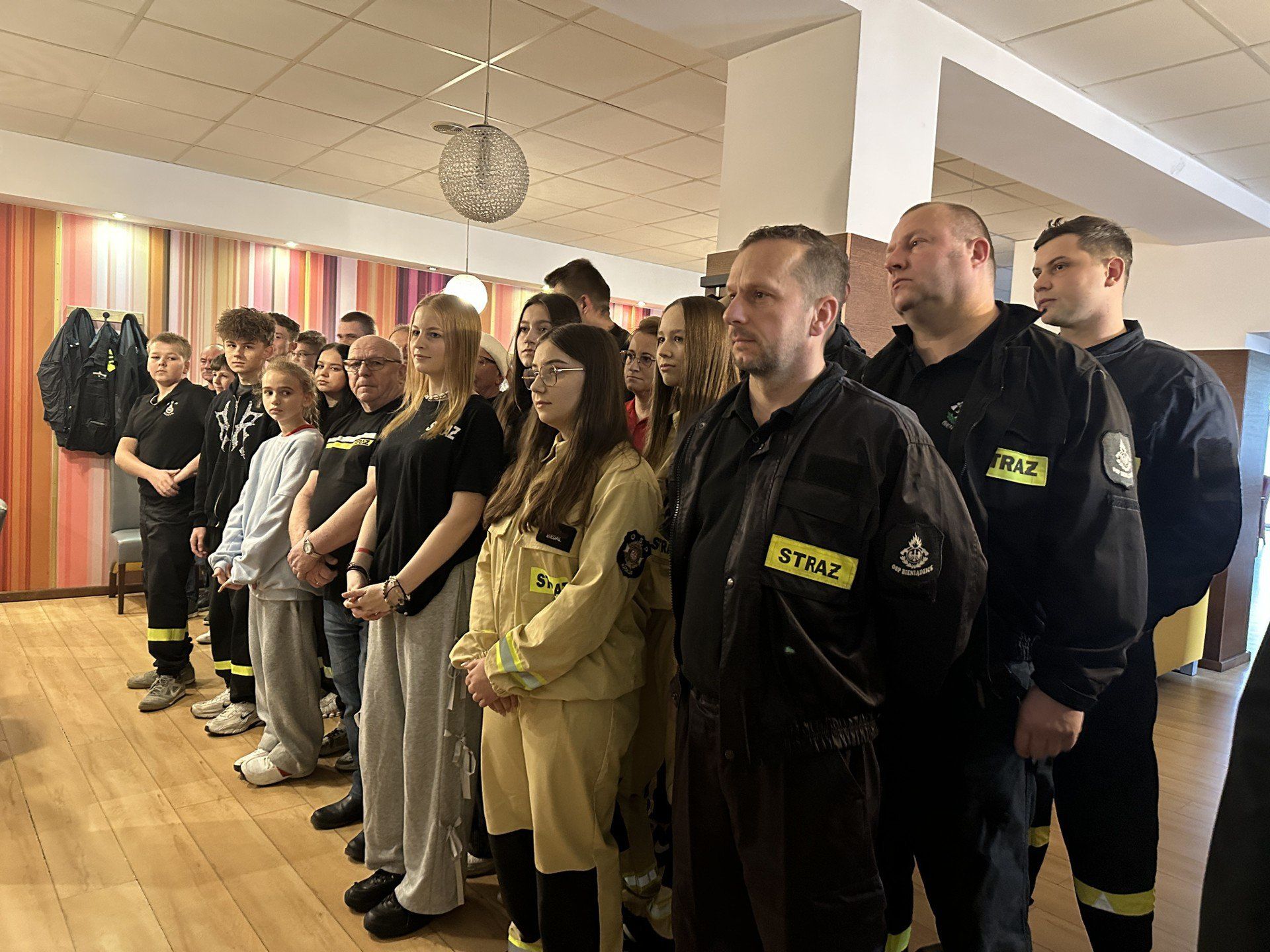 Mikołajkowy Turniej Strażacki w kręgle zorganizowany został 6 grudnia na kręgielni Black w Wieluniu