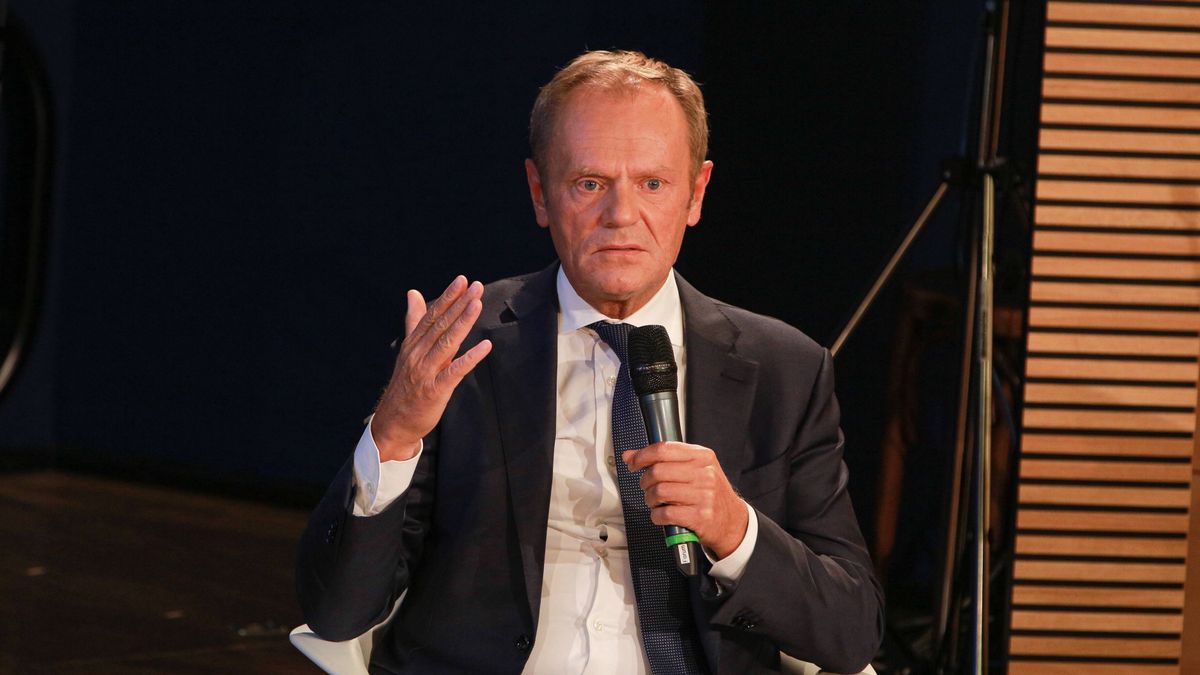 Donald Tusk skrytykował polski rząd w najnowszych wpisie na Twitterze.