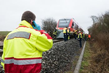 Pleszew: Śmiertelny wypadek na torach. Nie żyje starszy mężczyzna