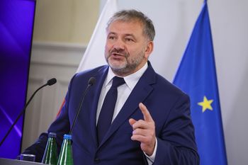 Żurek zakpił z "Wielkiego Bu". Krótki, acz dosadny wpis