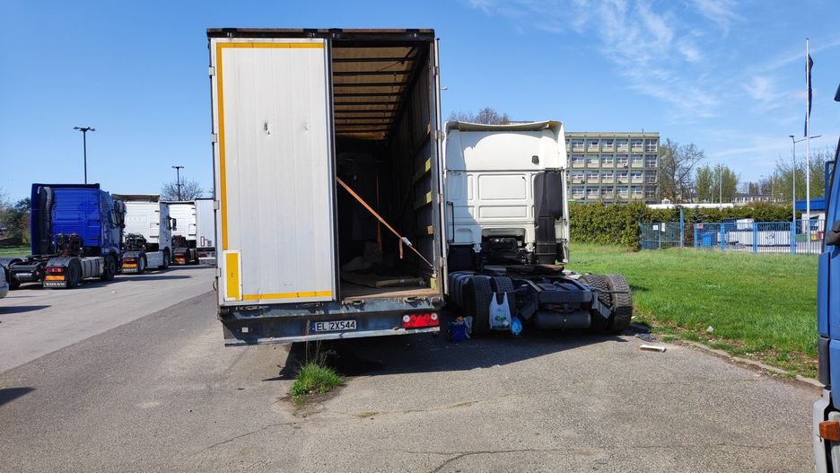 Bezpański tir blokuje parking przy Aleksandrowskiej