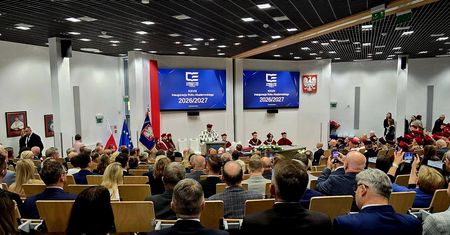 "Uniwersytetem trzeba nie tylko się nazywać, trzeba nim być". Wyjątkowa inauguracja w Płocku