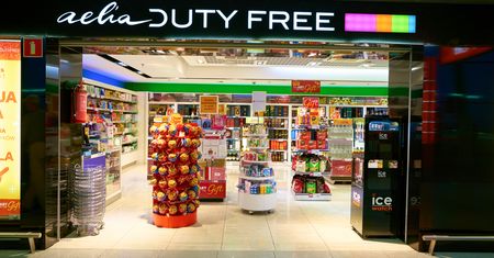 Pandemia zmieniła Duty Free na lotniskach. "Pasażerowie kupują dla siebie, nie na prezent"