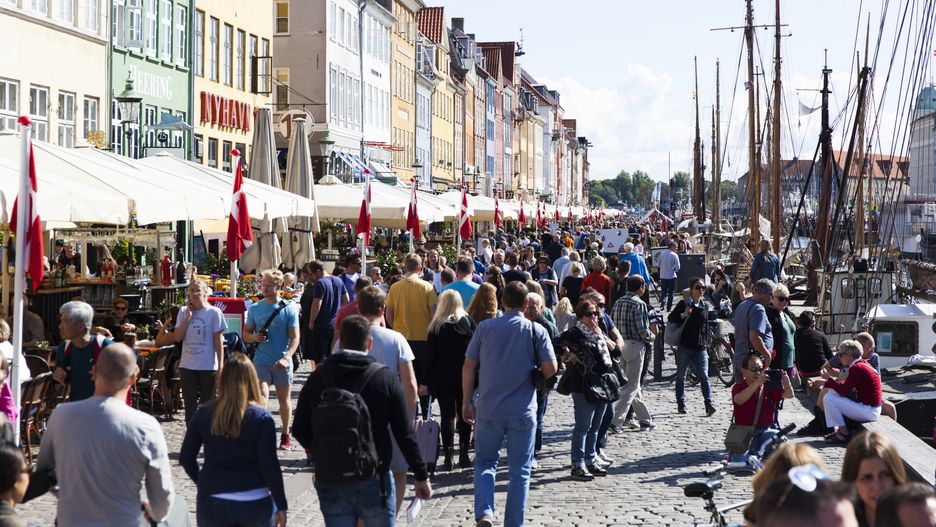 Kopenhaga przyciąga wielu turystów 
