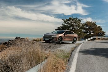 Pierwsza jazda: Mazda 6e - takiego wnętrza nikt się nie spodziewał