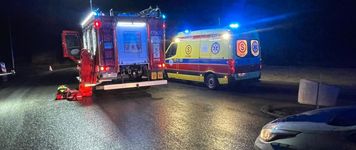 Osobówka wpadła do rowu w Zawichoście. Jedna osoba trafiła do szpitala