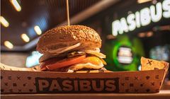 Agora już nie chce burgerowni. Ruszyły negocjacje