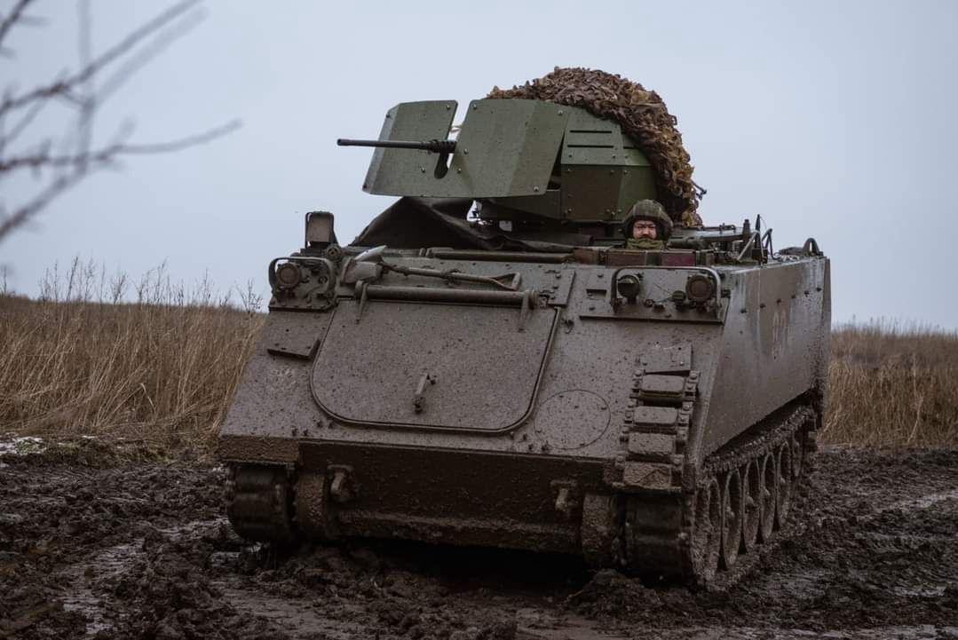 M113 armored personnel carriers are being modified by Ukrainians.