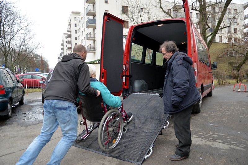 Warszawa. Jest umowa! Będą taksówki dla osób niepełnosprawnych