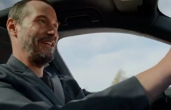 Ekscytujący wyścig w reklamie Porsche, w spocie Keanu Reeves