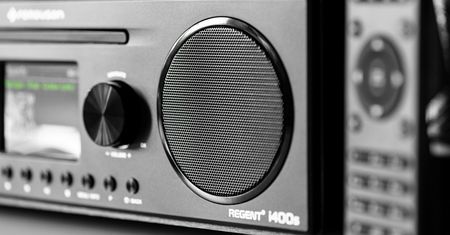 Ferguson Regent i400s - muzyka z internetu i nie tylko