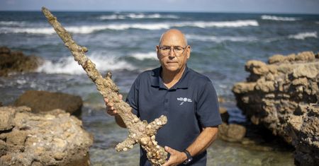 Miecz sprzed 900 lat. Znaleziono go na dnie Morza Śródziemnego
