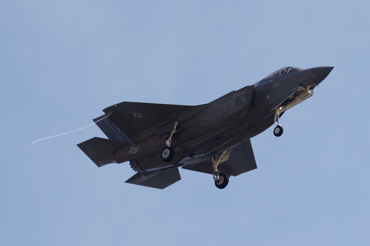 F-35 entkommt Huthi-Rakete: Ernste Lage bei US-Operation