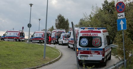 Karetki przestaną kluczyć między szpitalami. Resort szykuje zmiany