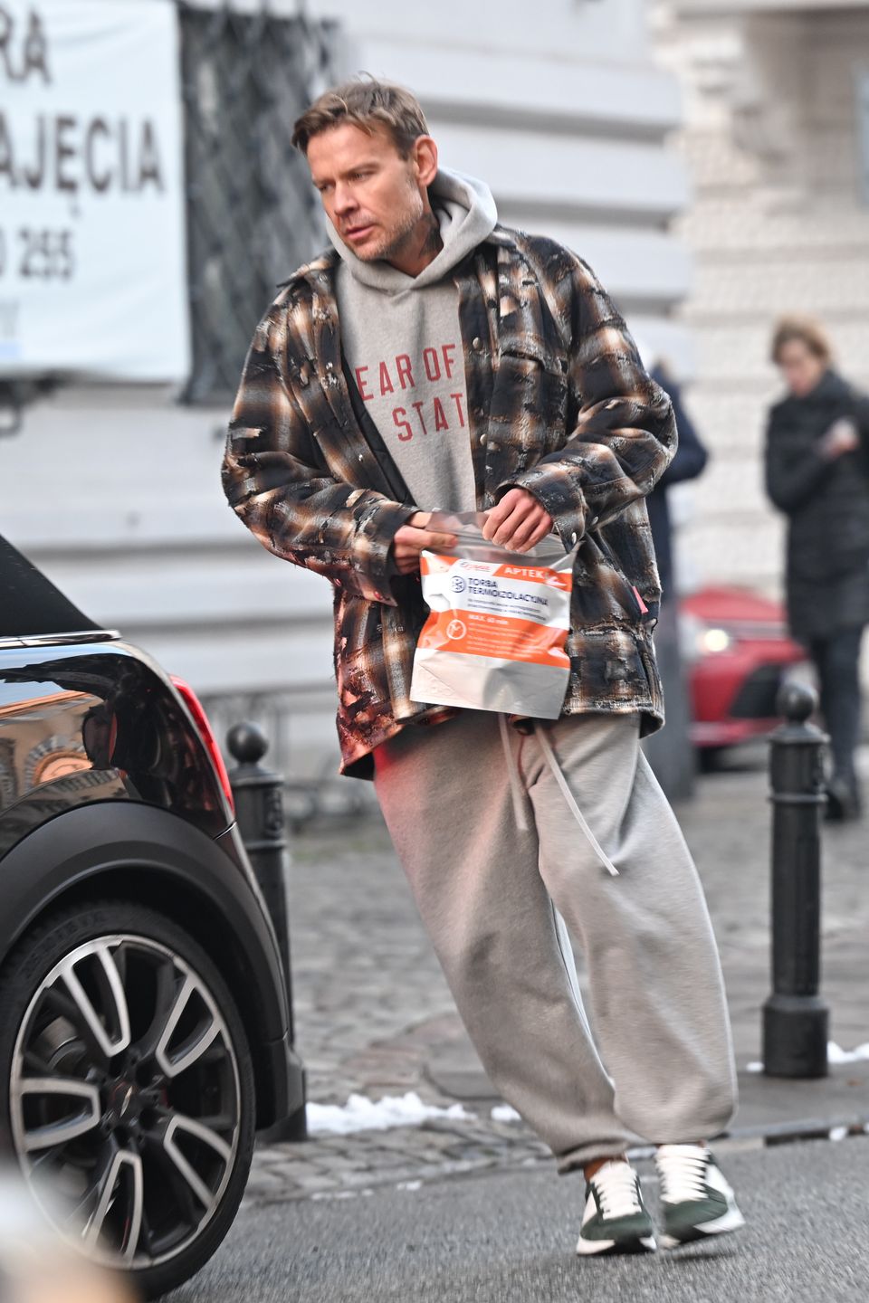 Dawid Woliński zaparkował swojego elektryka na zakazie