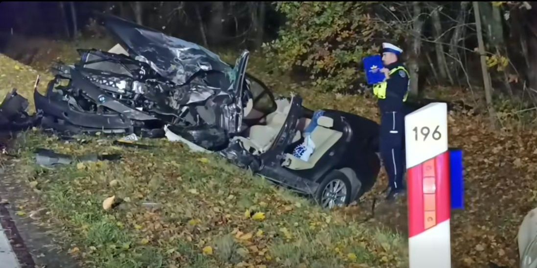 Tyle zostało z BMW. Wstrząsający wypadek w Wielkopolsce