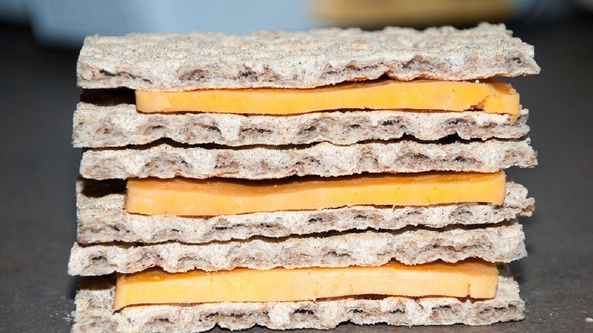 W chrupkim pieczywie dostępnym w wielu marketach wykryto podwyższony poziom akryloamidu - związek może być rakotwórczy